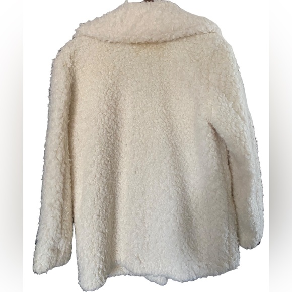 🎉🪩 Fun Sherpa Coat - Picture 4 of 6